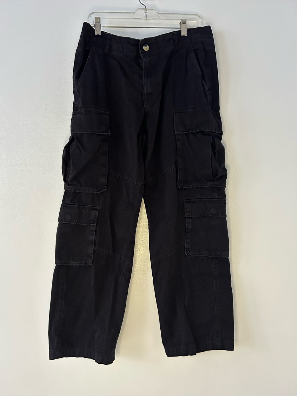 H&M Black Men's Cargo Pants with Multi-Pocket Utility Design